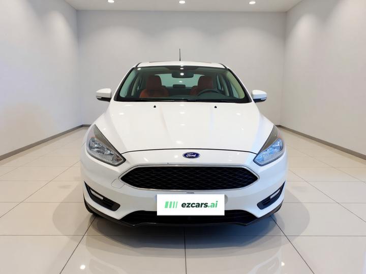 Focus 2017 Hatchback 1.6L AT Comfort photo 2