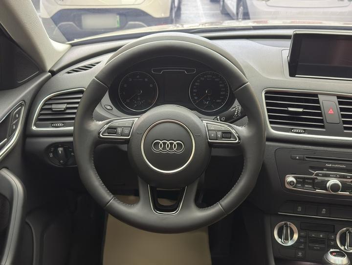 Q3 2015 35 TFSI Progressive photo 2