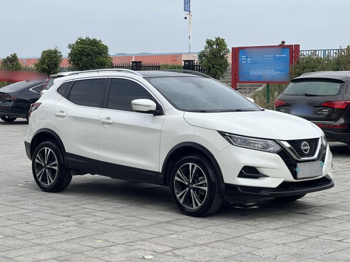 Qashqai 2023 Classic 2.0L CVT XV+ Leading photo 3