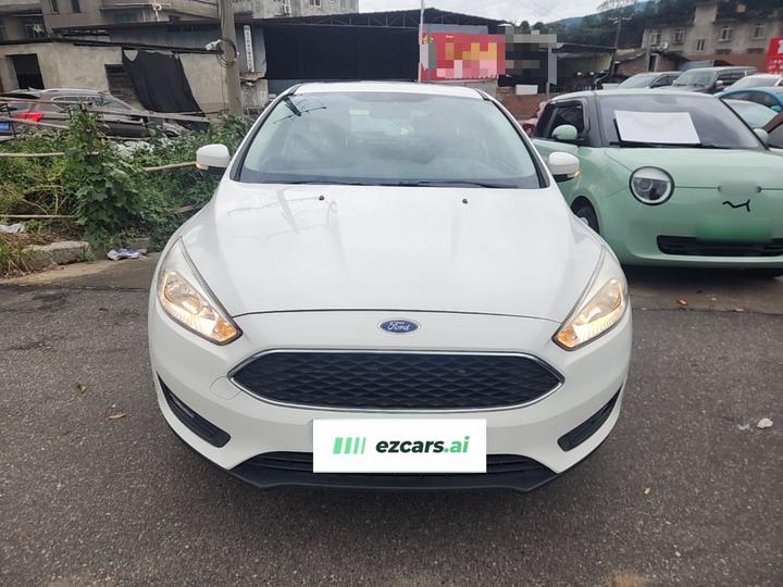 Focus 2018 Hatchback Classic 1.6L AT Fashion photo 2