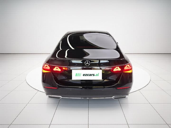 E-Class 2025 E 300 L Luxury photo 3