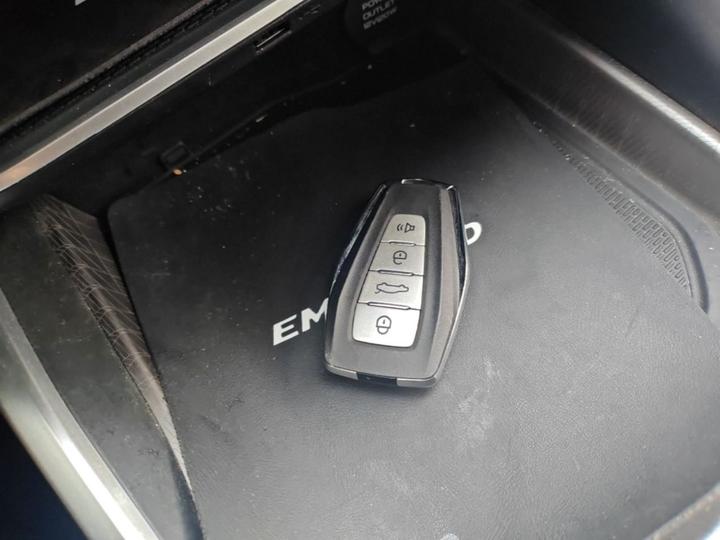 Emgrand 2023 4 Champion 1.5L CVT Premium photo 8