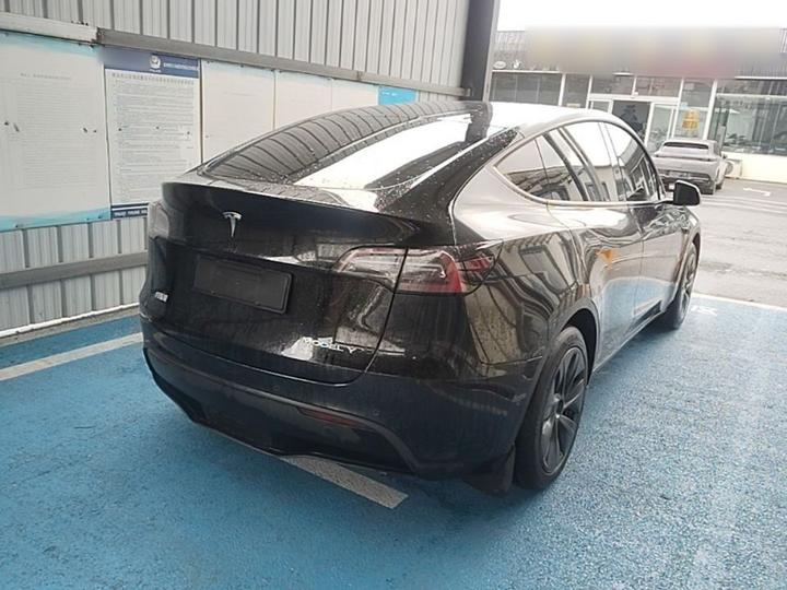 Model Y 2023 RWD photo 4
