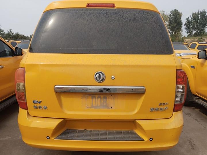 6 EV 2023 Van Standard 320km photo 3