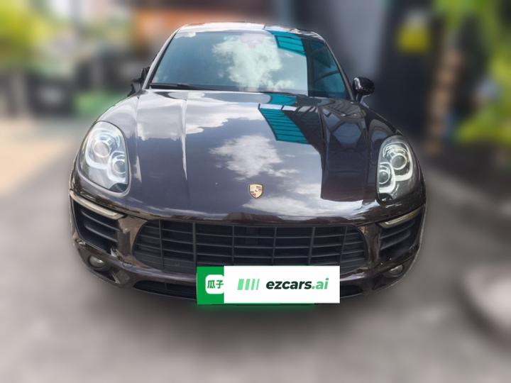 2017 Macan 2.0T photo 2