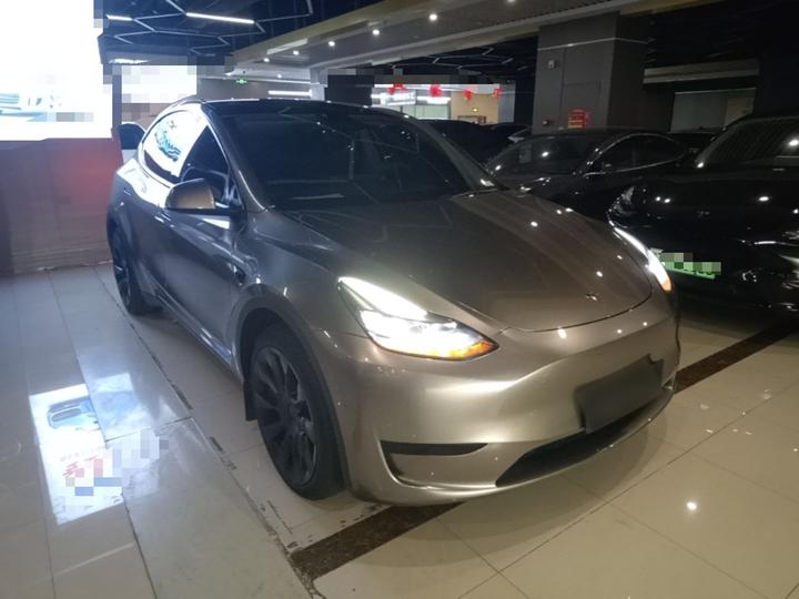 Model Y 2024 RWD photo 3