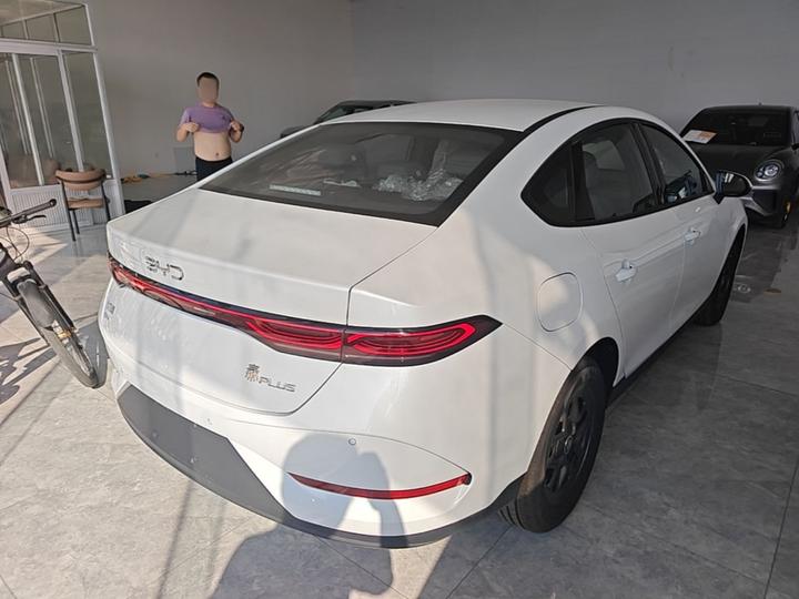 Qin PLUS 2026 DM-i 128KM Progressive photo 6