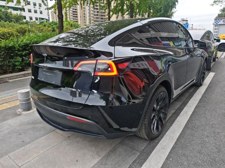 Model Y 2022 Facelift RWD photo 4
