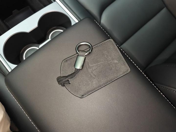 Model Y 2024 RWD photo 8