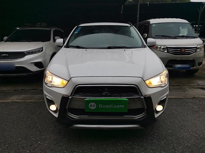 ASX 2013 2.0L CVT RWD Elite photo 2