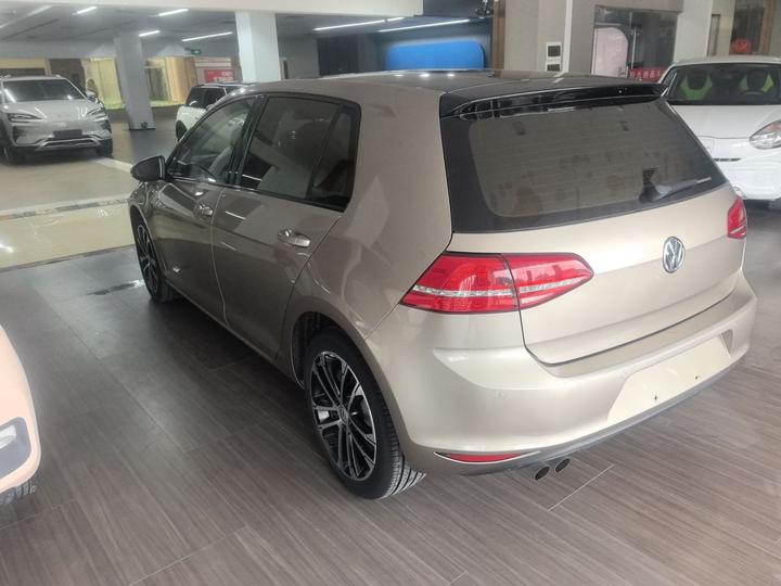 Golf 2016 230TSI AT Comfort photo 4