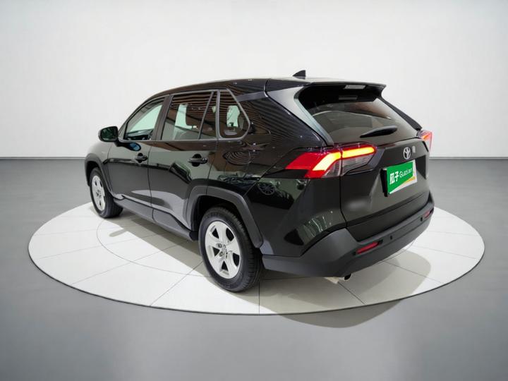 RAV4 2024 2.0L CVT RWD photo 4