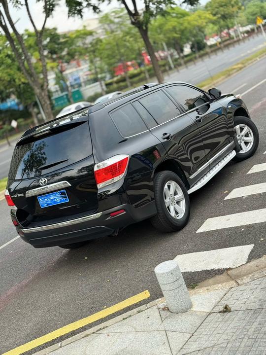 Highlander 2012 2.7L RWD 5-Seater Elite photo 4