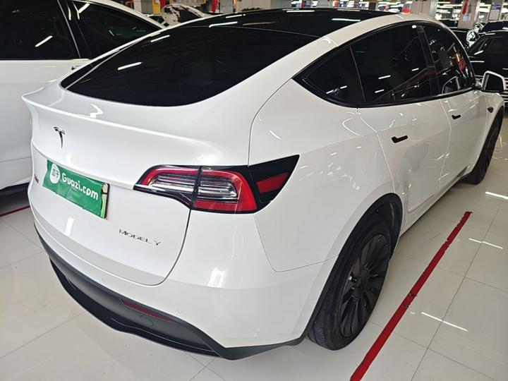 Model Y 2022 Facelift RWD photo 6
