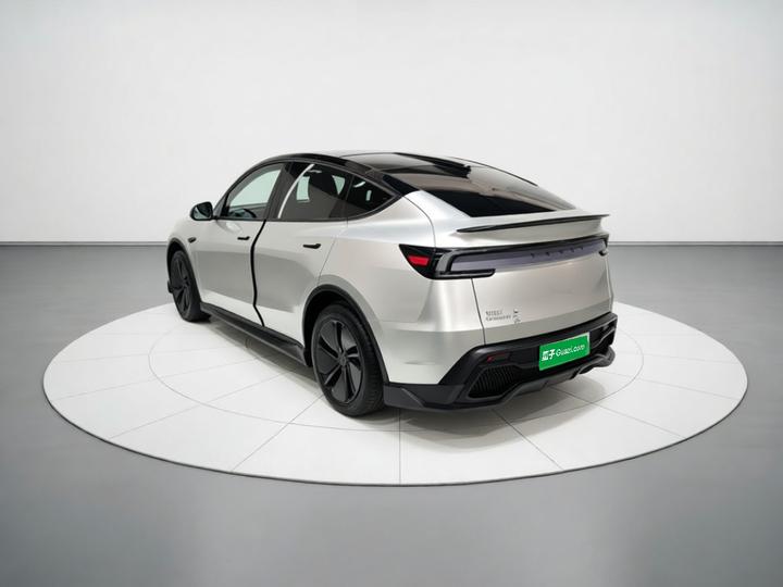 Model Y 2025 RWD photo 4