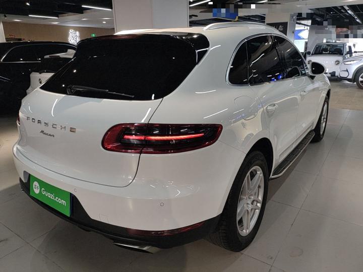 2017 Macan 2.0T photo 4