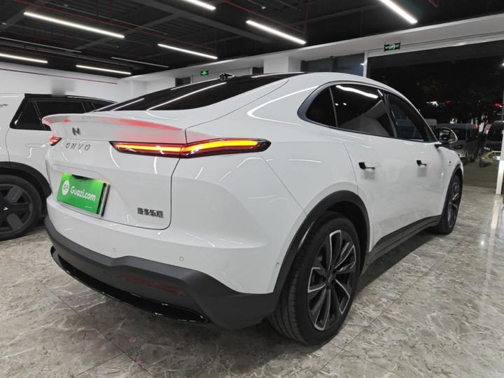 L60 2024 60kWh RWD photo 6