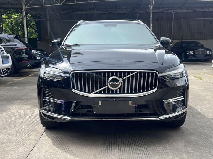 XC60 2025 B5 AWD Luxury photo 2