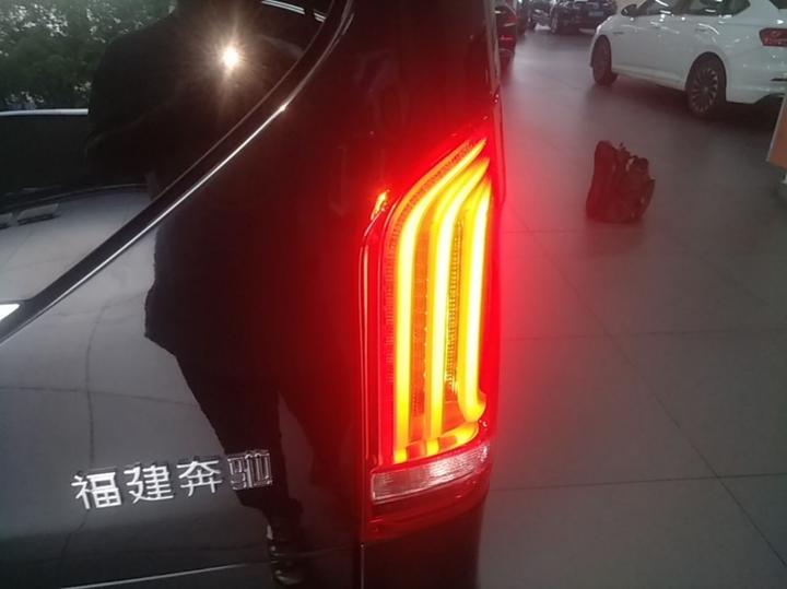 V-Class 2020 V 260 L Long Wheelbase Luxury photo 7