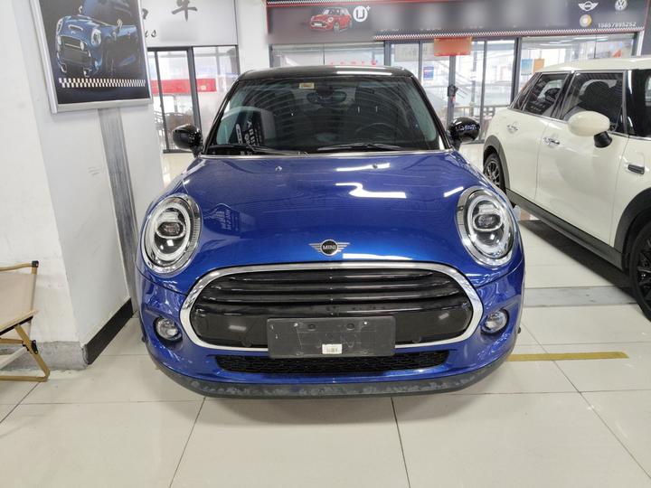 2019 1.5T COOPER Classic 5-Door photo 2