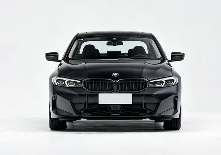 3 Series 2026 330Li photo 2