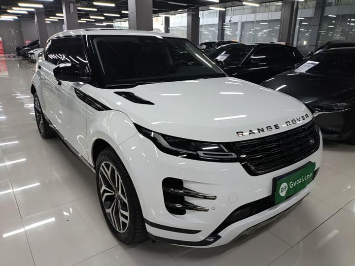 2024 Range Rover Evoque L SE photo 3