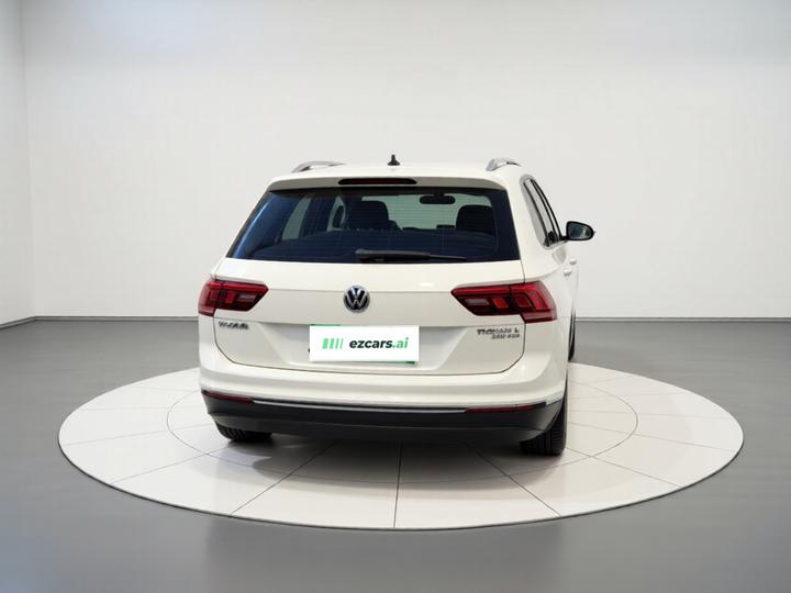 Tiguan L 2018 330TSI AT RWD Luxury photo 5