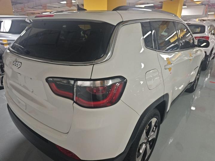Compass 2017 200T AT Exclusive photo 6