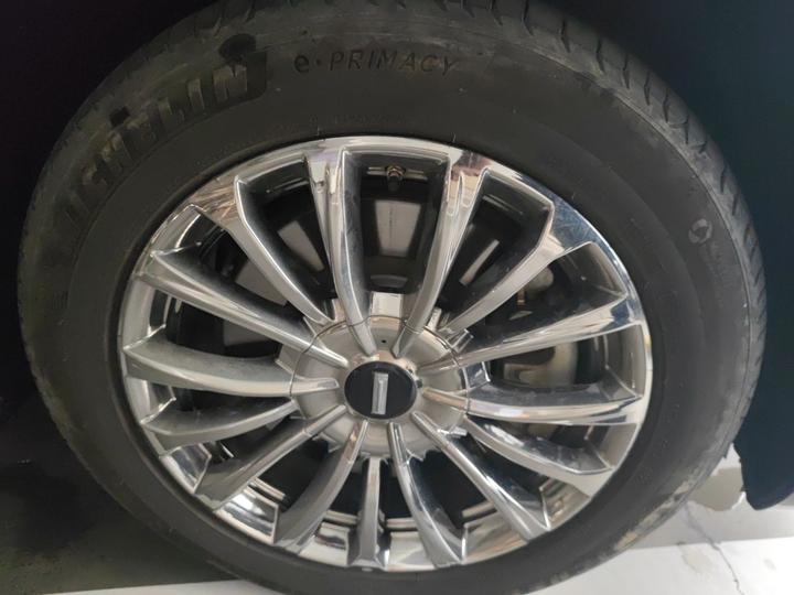 2025 AWD 8 photo 8