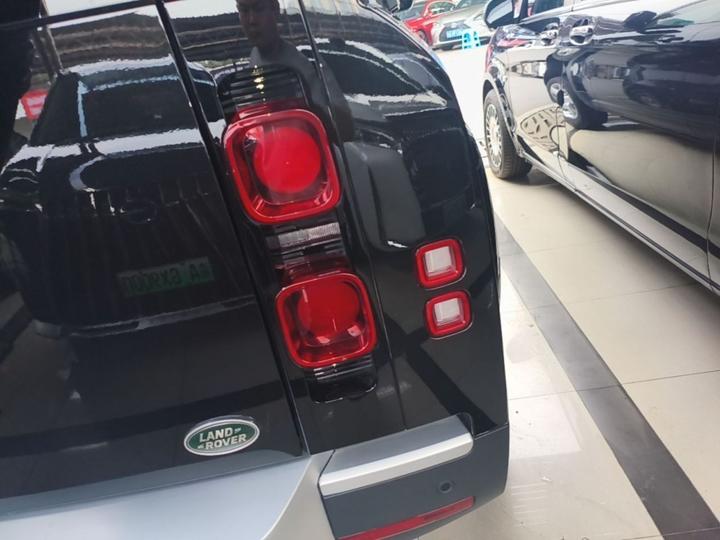 Defender 2023 Facelift 110 3.0T P400 X photo 7
