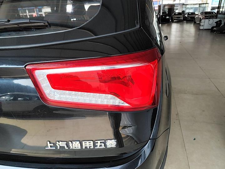 560 2016 1.8L MT Comfort photo 7