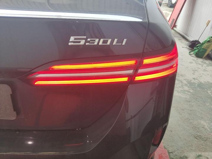 5 Series 2025 530Li Exclusive M Sport Package photo 7