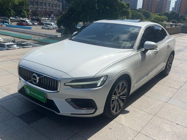 S60 EV 2022 T8 E Hybrid AWD Luxury
