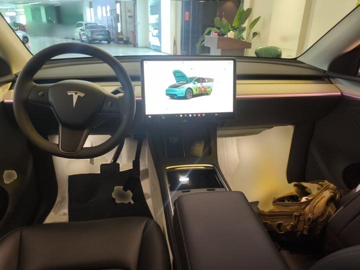 Model Y 2024 RWD photo 5