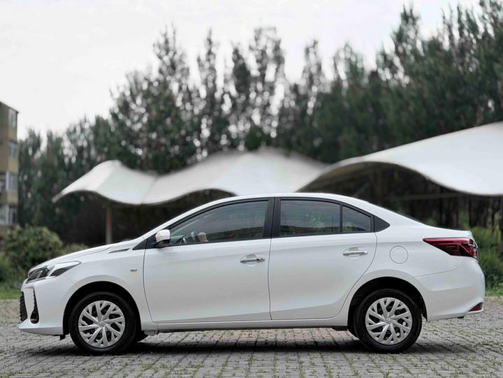 Vios 2022 1.5L 20 Anniversary Edition photo 3