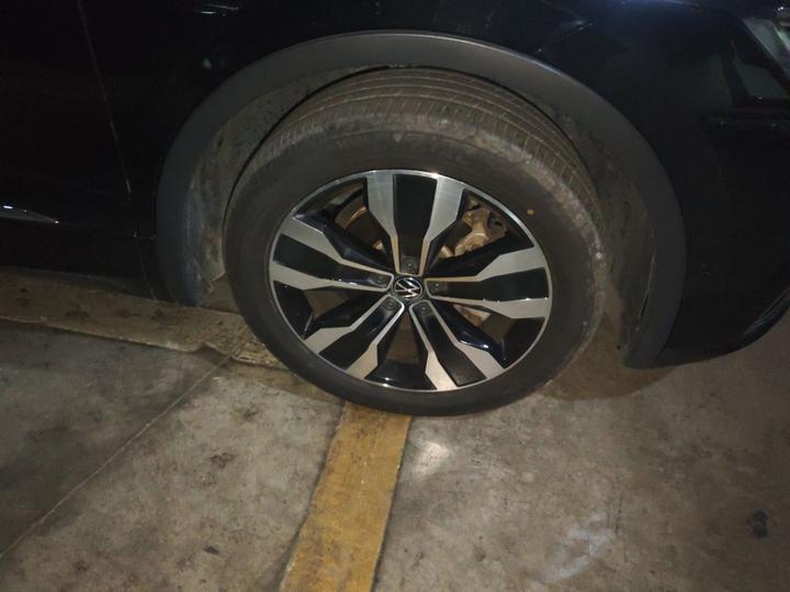 Tiguan L 2024 330TSI AT RWD R-Line photo 8