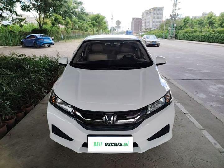 2018 1.5L CVT Comfort photo 2