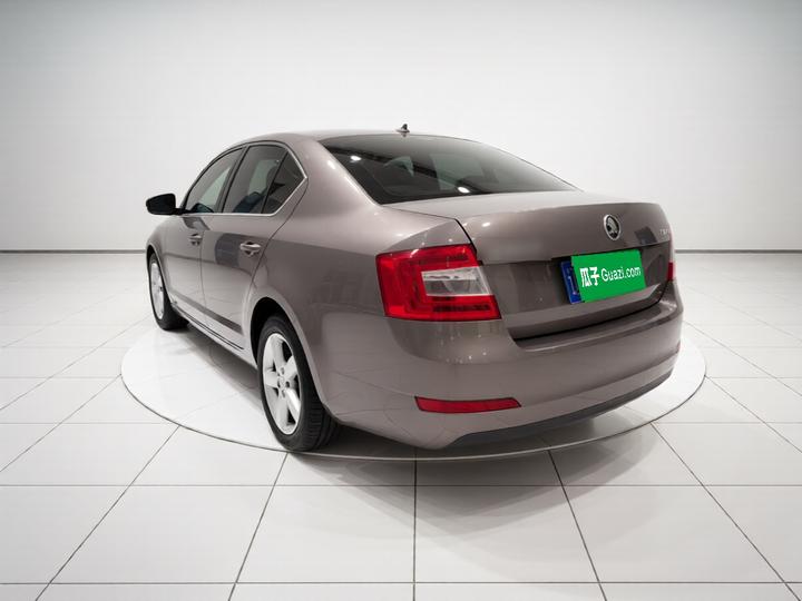 Octavia 2015 1.6L AT photo 4