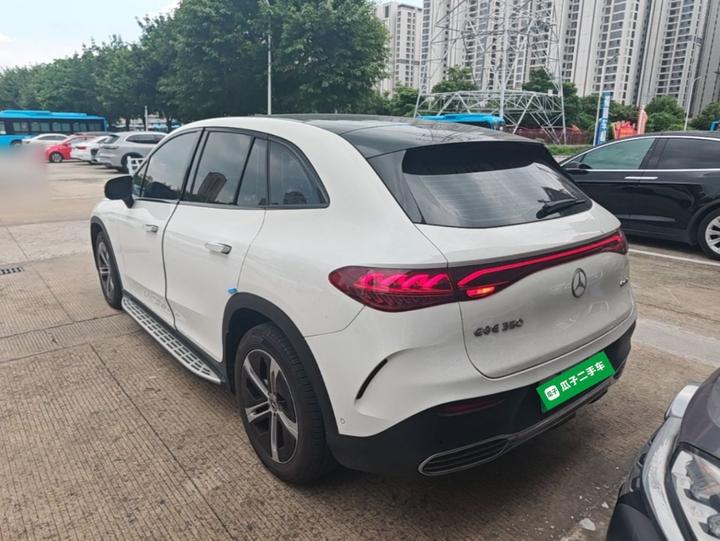 EQE SUV 2023 350 4MATIC photo 4