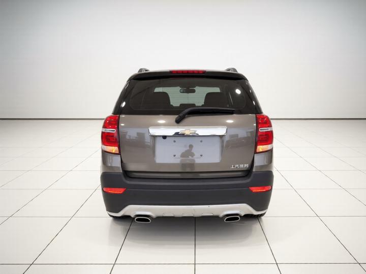 2015 2.4L RWD City 7-Seater photo 3