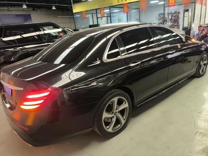 E-Class 2017 E 300 L Sport Luxury photo 4
