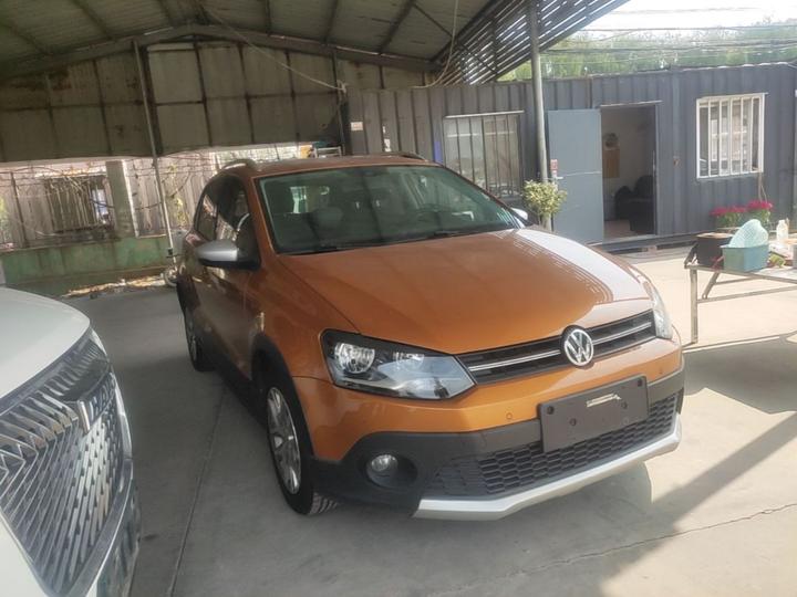 2018 1.5L Cross Polo AT photo 3