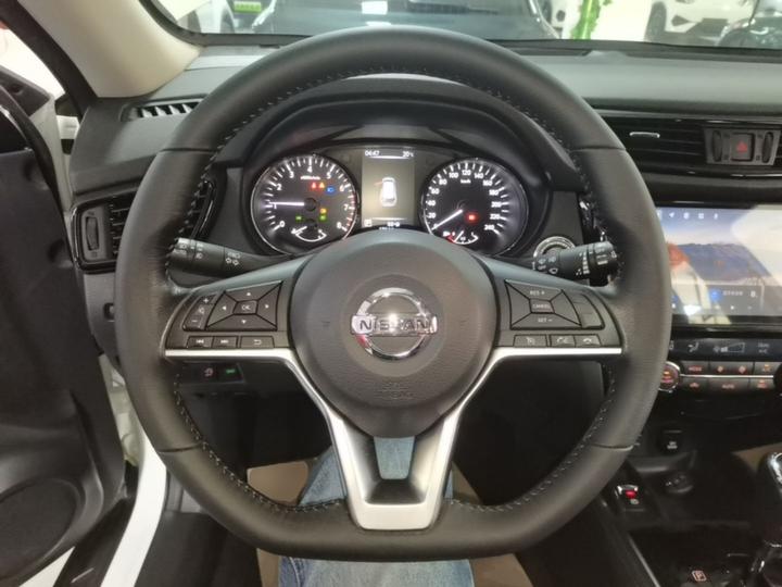 X-Trail 2022 Facelift 2.0L RWD Connected Comfort photo 2