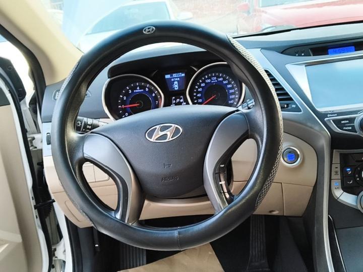 Elantra 2015 1.6L AT Leading photo 6