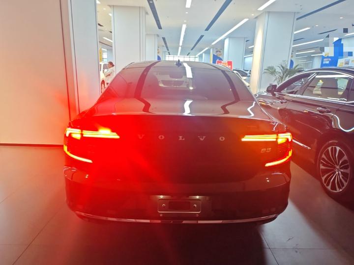 S90 2025 B5 Luxury photo 5