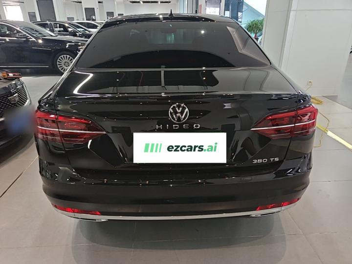2021 380TSI Luxury photo 3