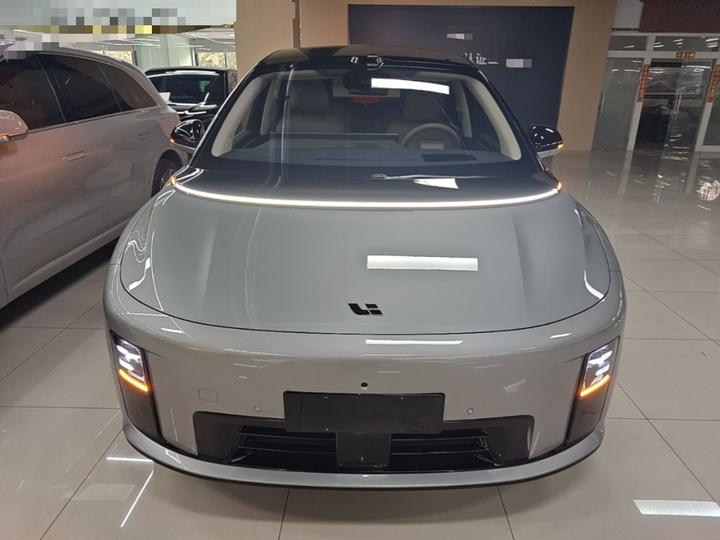 Li Auto i8 2025 Standard photo 2