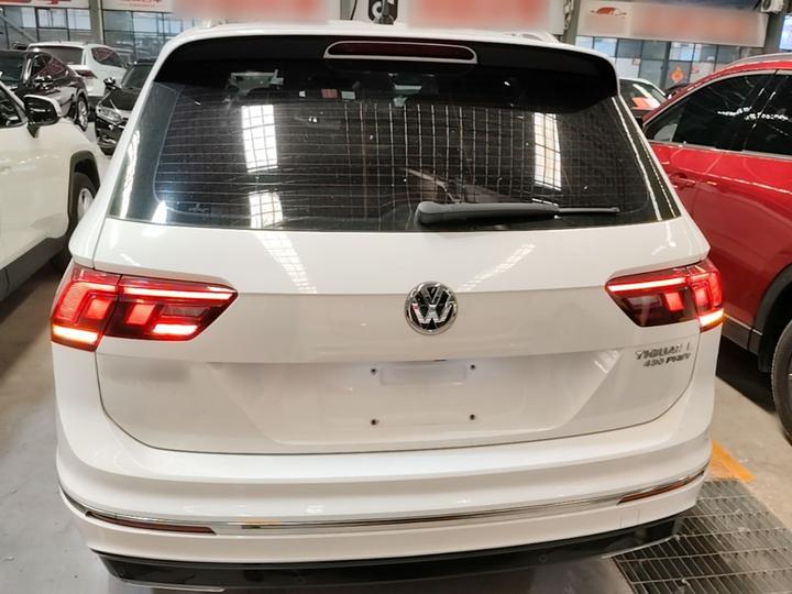 Tiguan L EV 2020 430PHEV PHEV Premium photo 3
