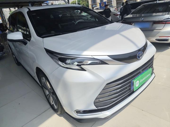 Sienna 2023 2.5L Hybrid Premium photo 3