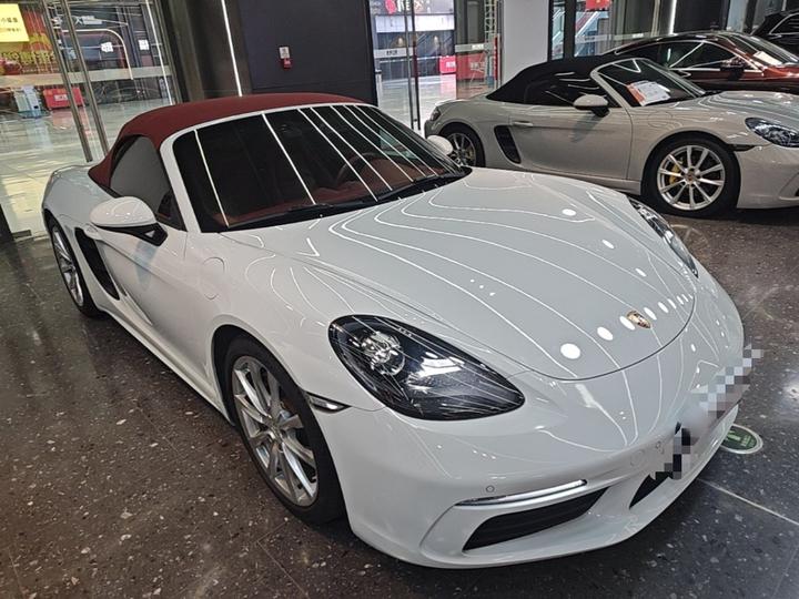 718 2020 Boxster 2.0T photo 3